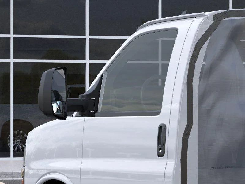 New 2025 Summit White Chevrolet 1WT image 12