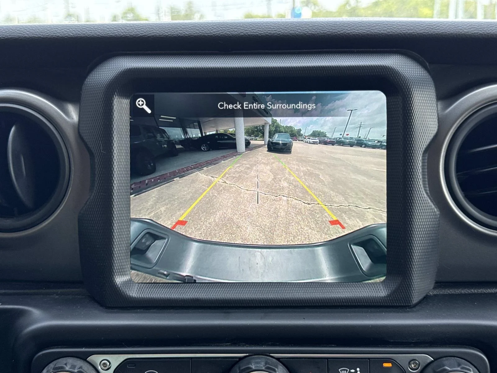 Used 2022 Black Jeep Sport S image 25