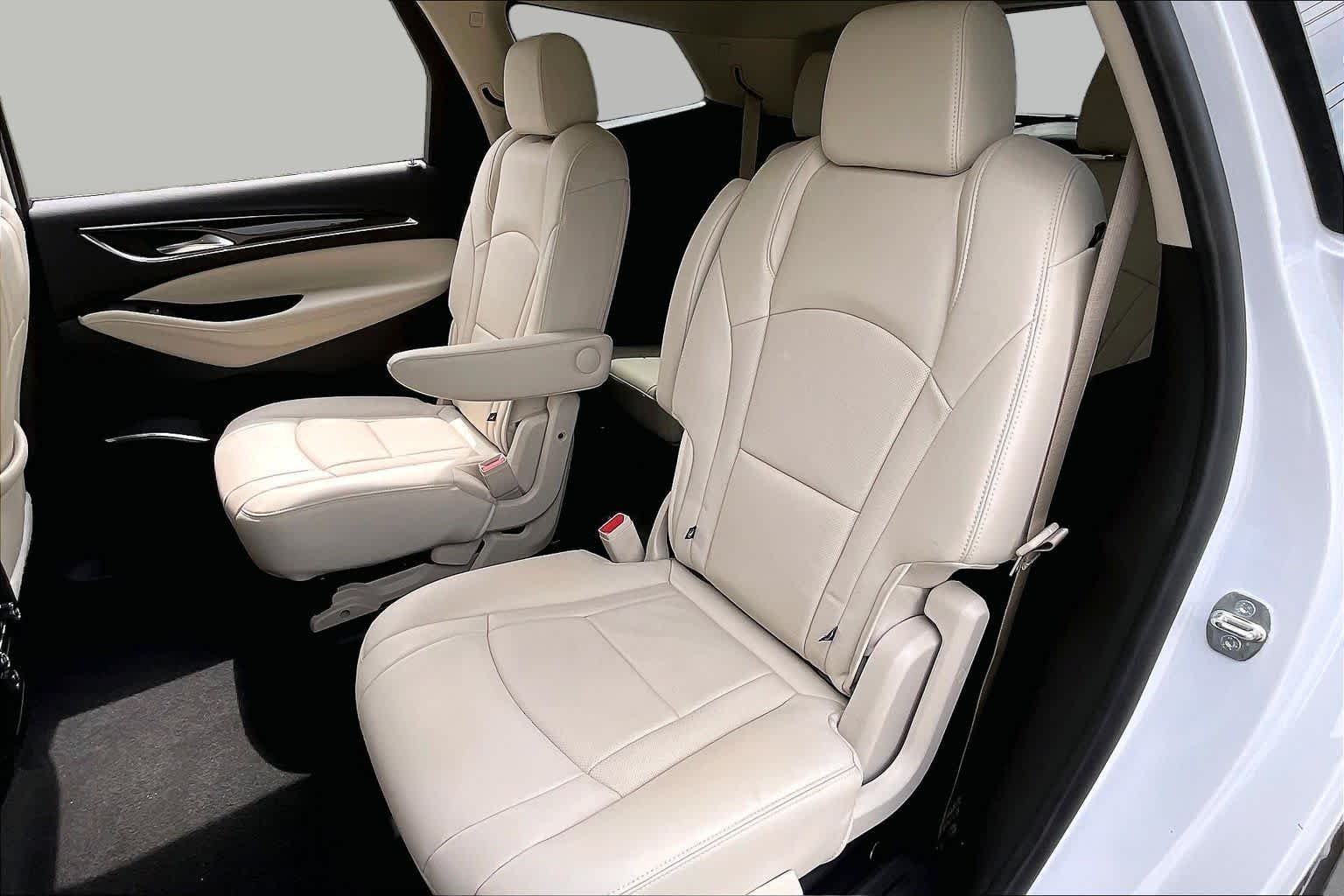 Used 2024 White Frost Tricoat Buick Essence image 37