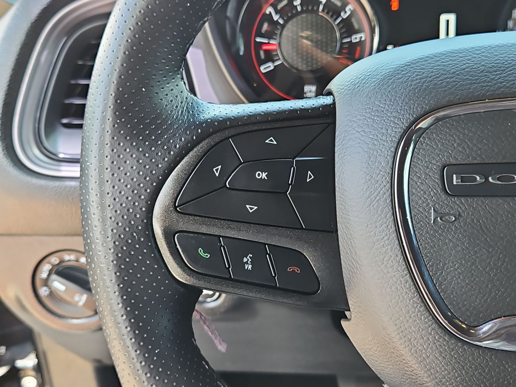 Used 2023 Black Dodge SXT image 34