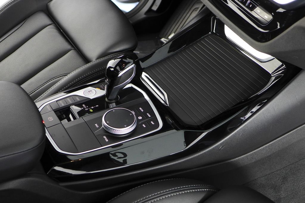 Used 2023 Black Sapphire Metallic BMW sDrive30i image 15