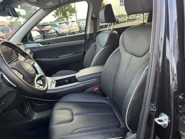 Used 2025 White Hyundai SEL image 8