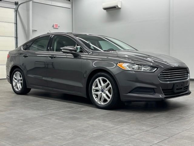 2016 Ford Fusion SE FWD's photo