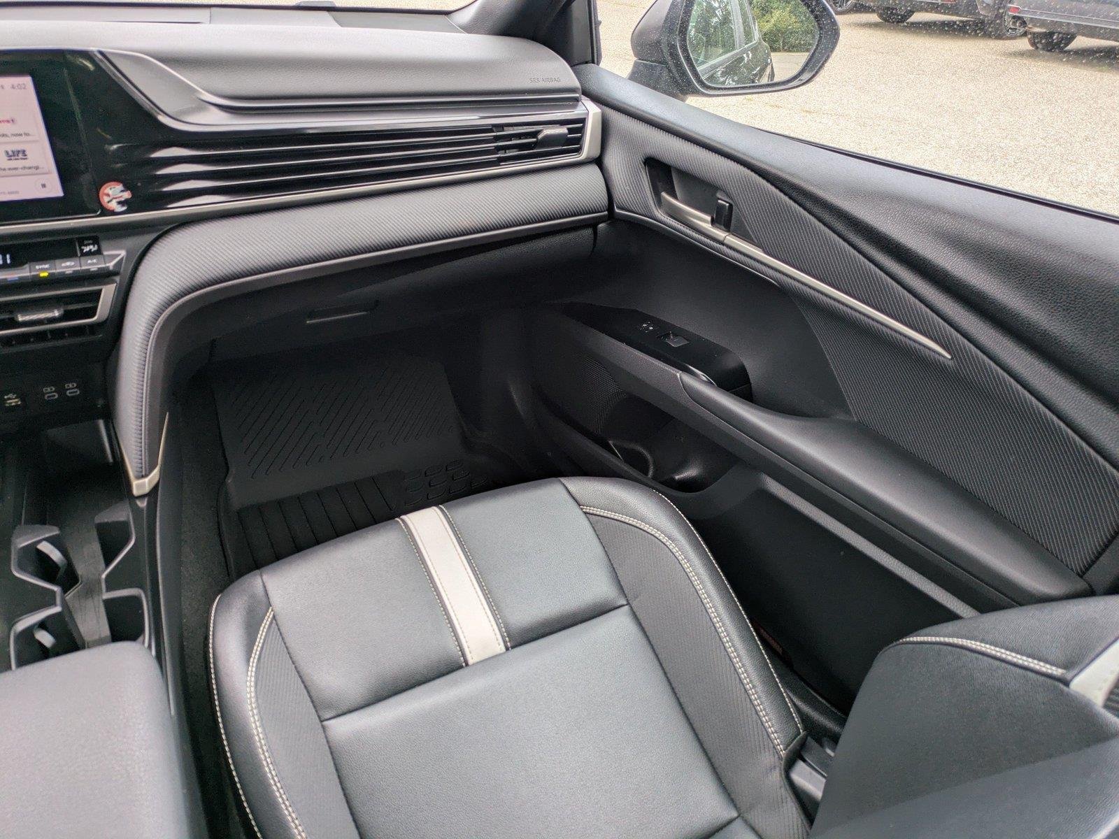 Certified Used 2025  Toyota SE image 16