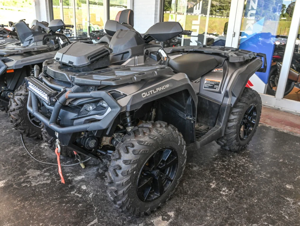 Used 2024 PLATINUM_SATIN Can-Am 850 image 4