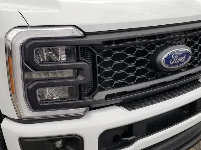 New 2026 Oxford White Ford F-250® XL image 10