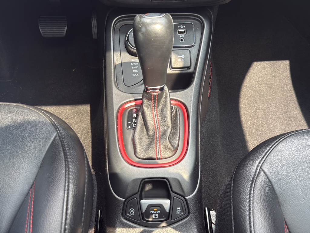 Used 2020 Black Jeep Trailhawk image 22