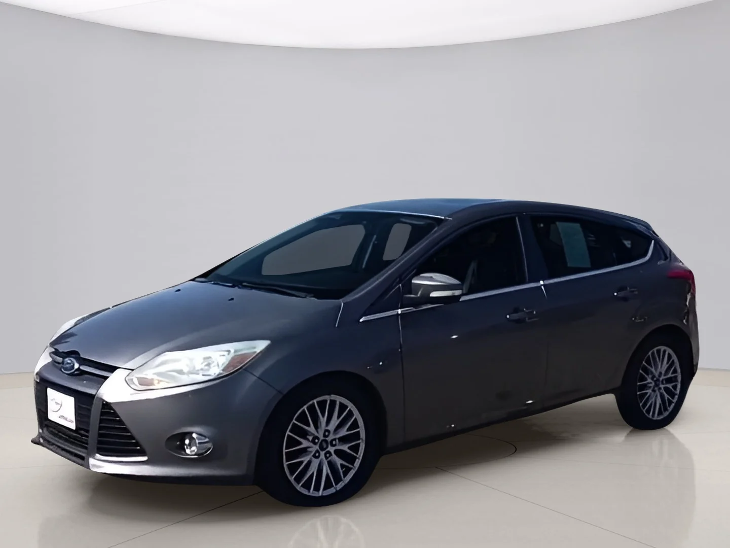 Used 2012 Gray Ford SEL image 1
