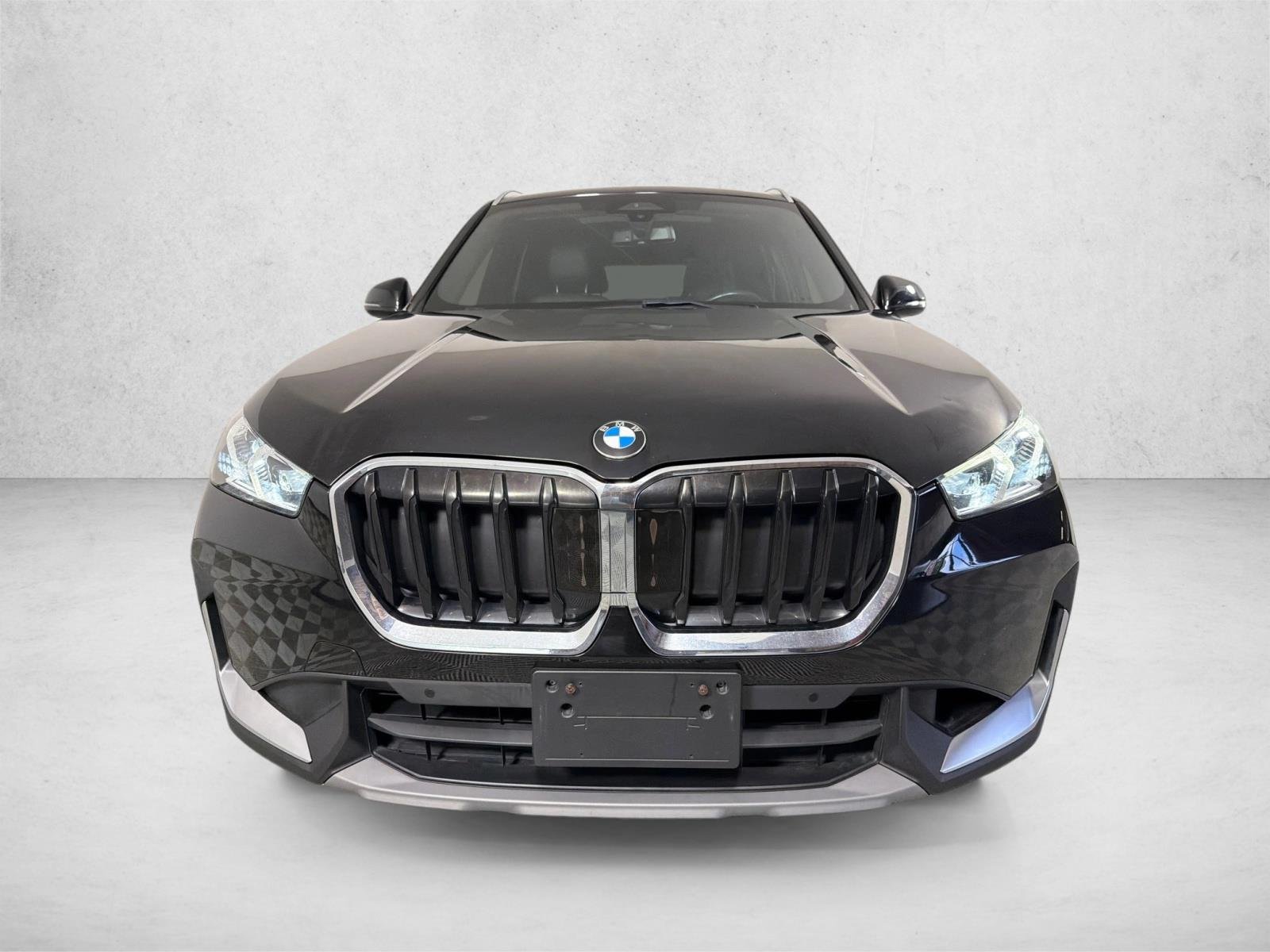 Used 2023 Black BMW xDrive28i image 10