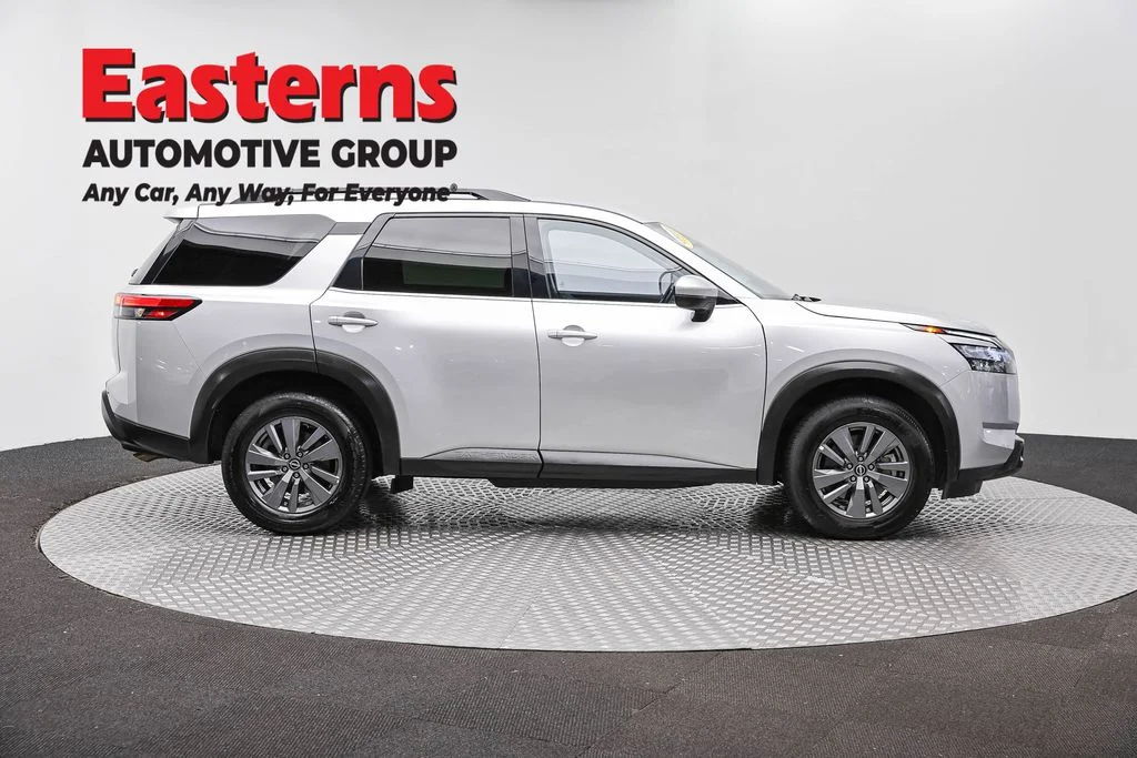 Used 2025 Silver Nissan SV image 4