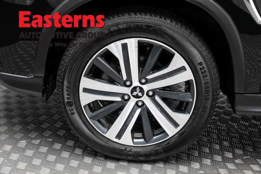 Used 2023 Black Mitsubishi 2.0 SE image 32