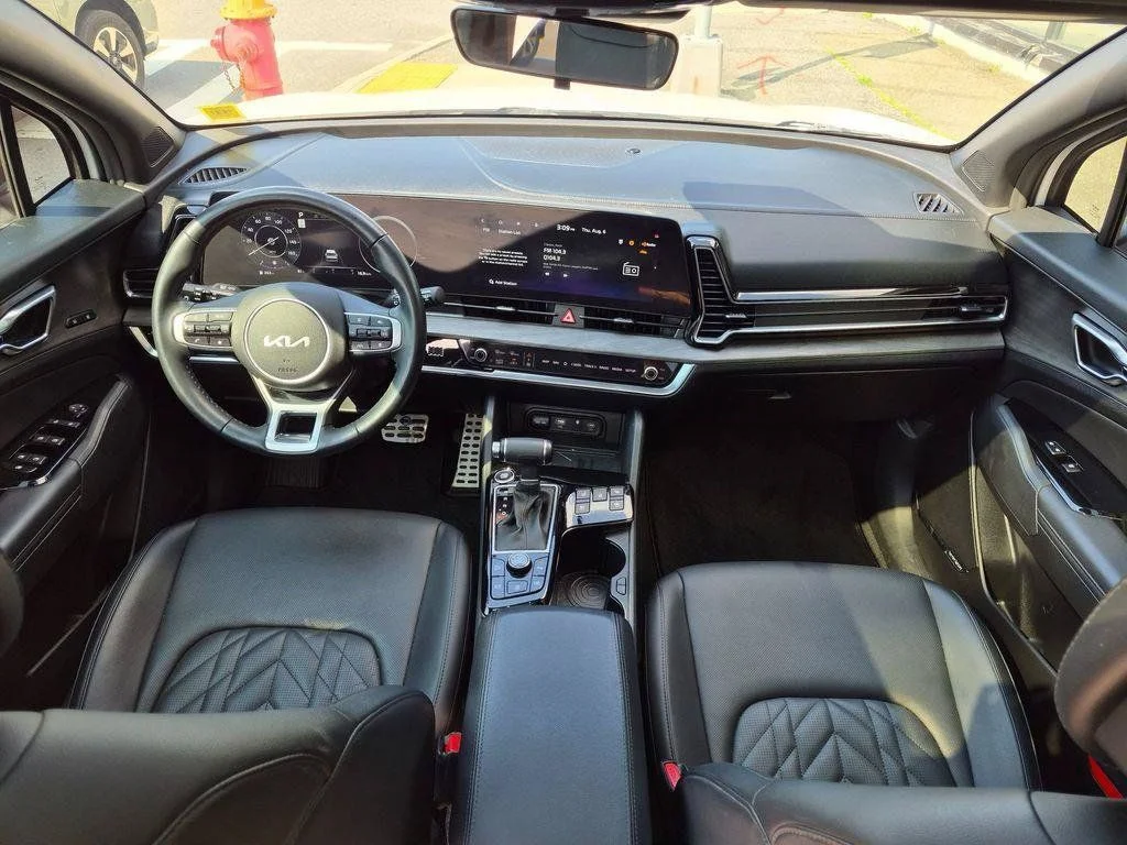 Used 2023 White Kia X-Pro Prestige image 24
