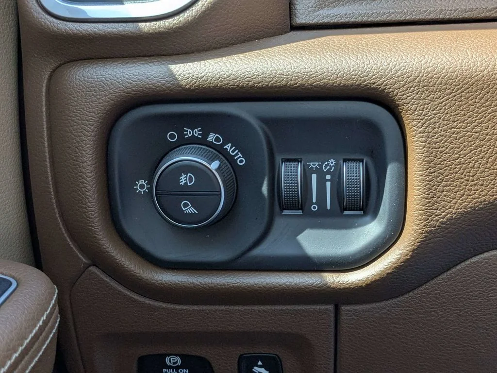 Certified Used 2022 Blue Ram Laramie image 22