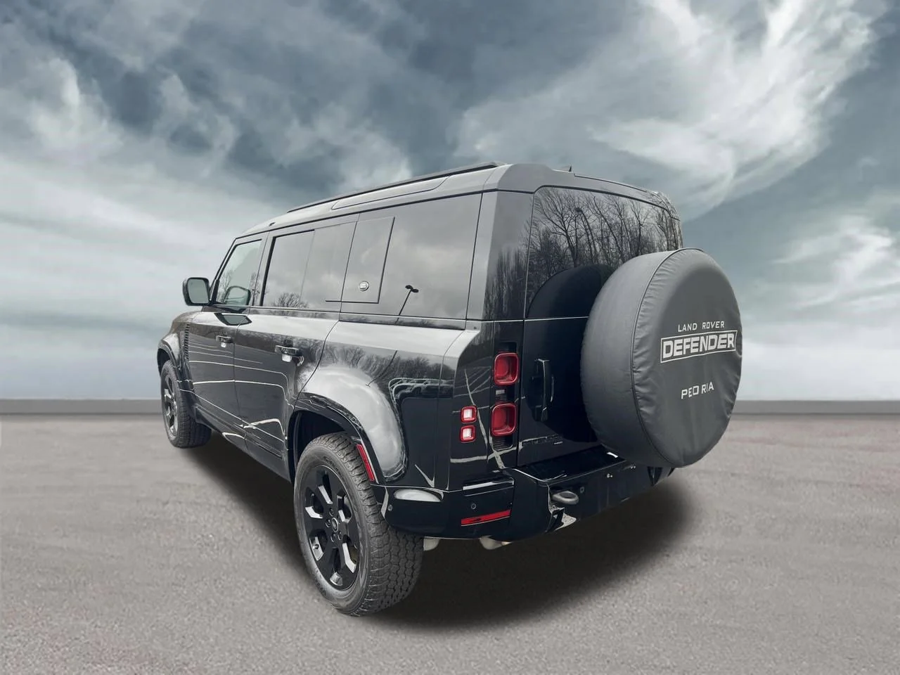 Used 2023 Santorini Black Metallic Land Rover X-Dynamic SE image 3