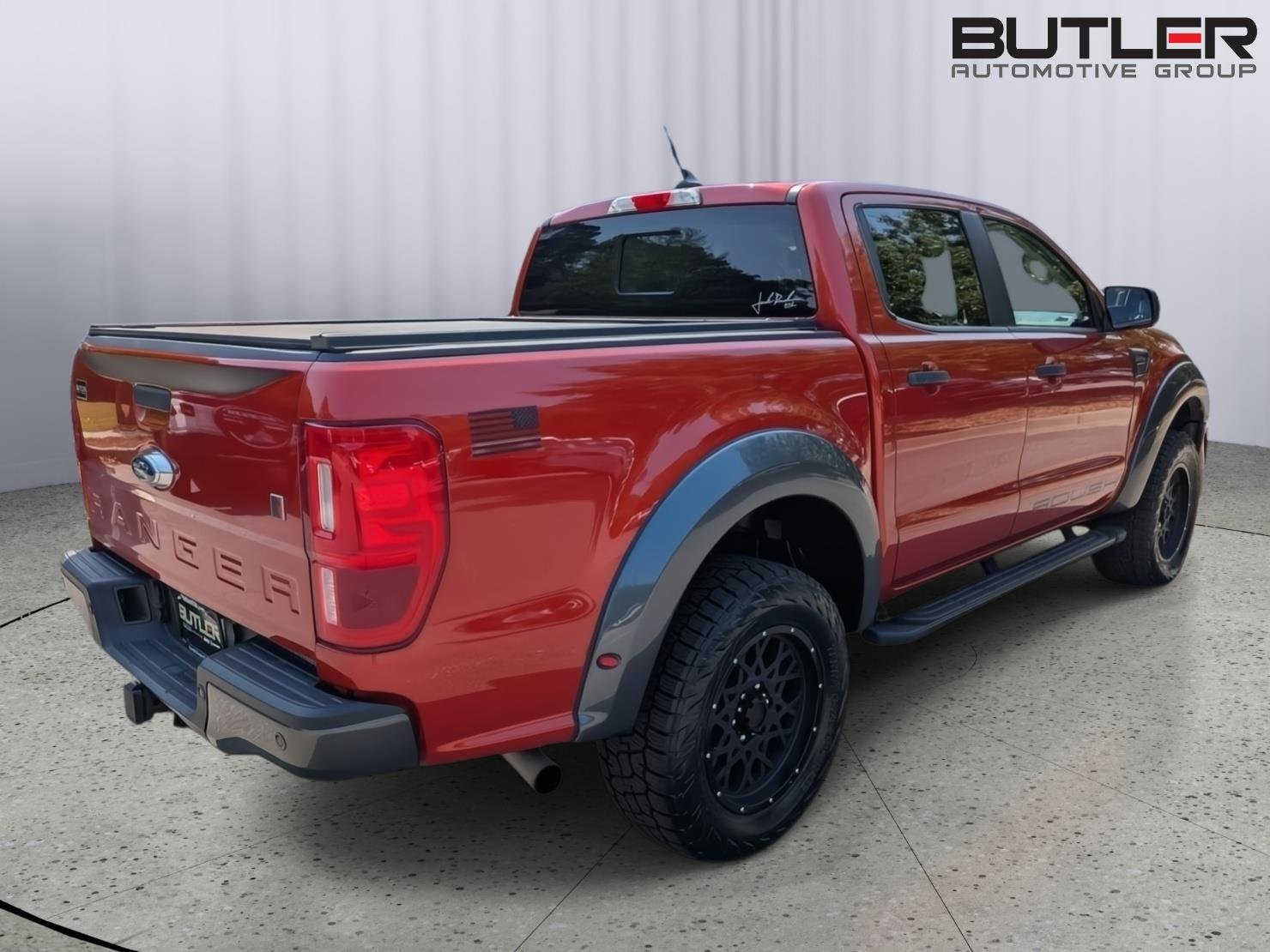 Used 2022 Hot Pepper Red Metallic Tinted Clearcoat Ford XLT image 8