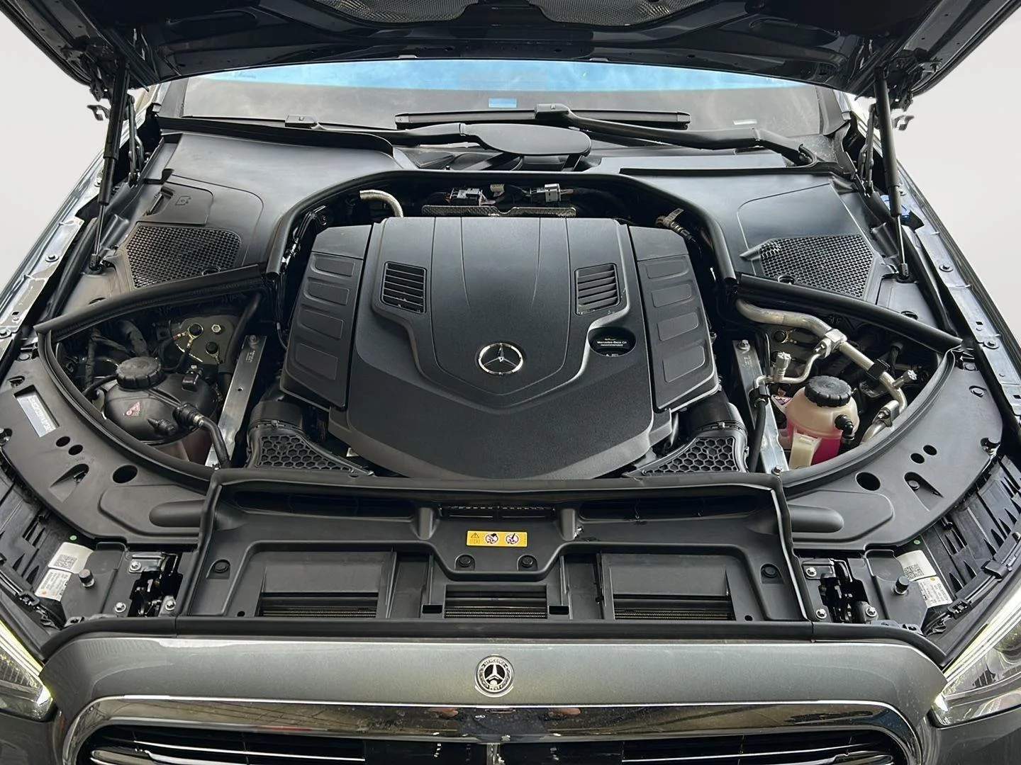 New 2026 Selenite Grey Metallic Mercedes-Benz S 580 image 30