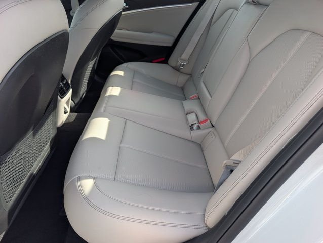 Used 2023 White Genesis 2.0T image 29