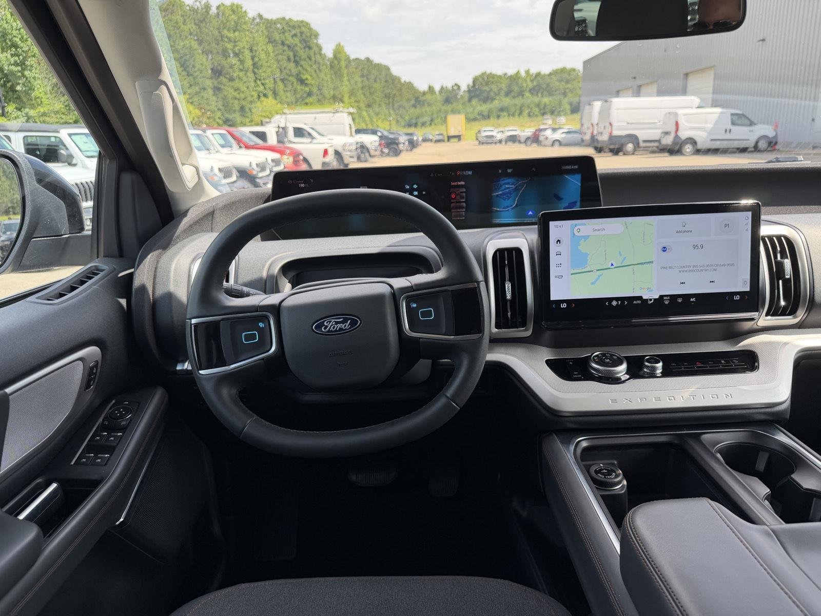 Used 2025 Oxford White Ford Active image 8