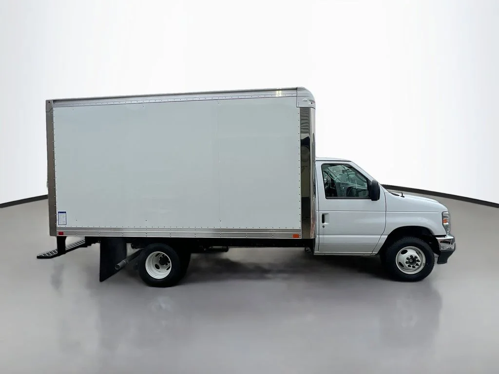 2025 Ford E-Series Cutaway Base - Photo 17