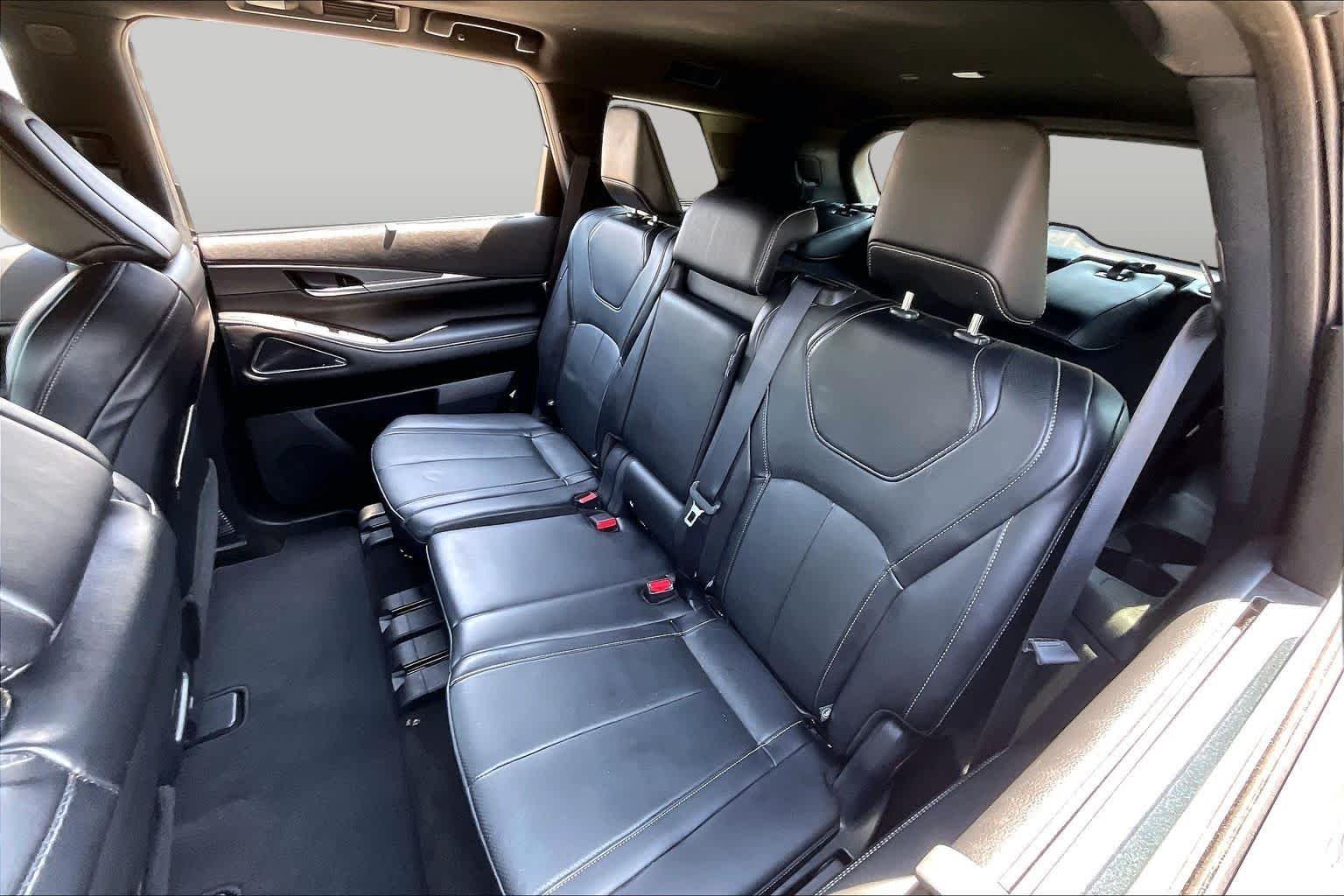Used 2025 Mineral Black INFINITI LUXE image 19