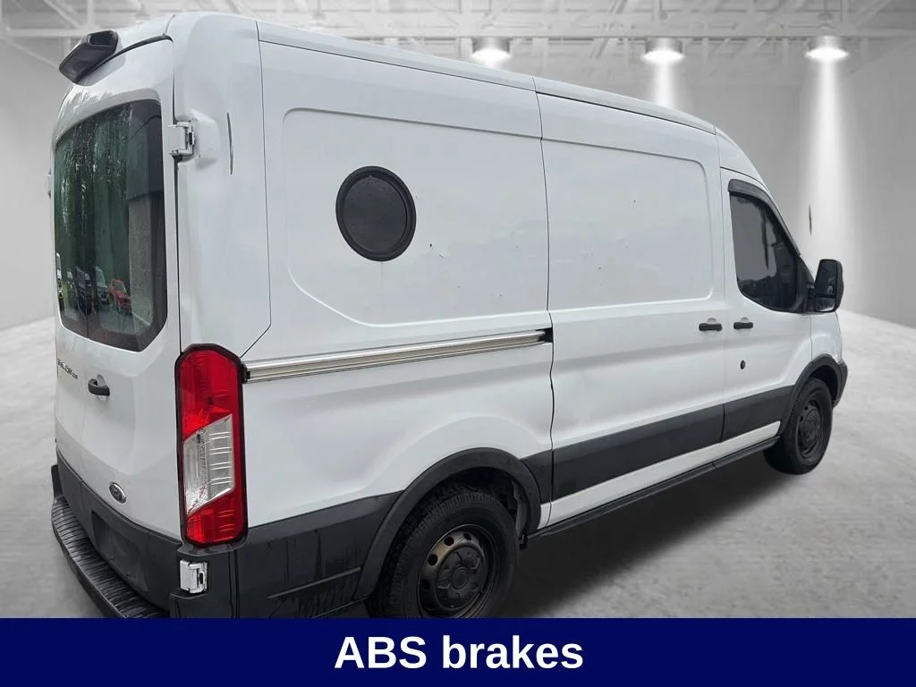Certified Used 2019 Oxford White Ford Base image 10
