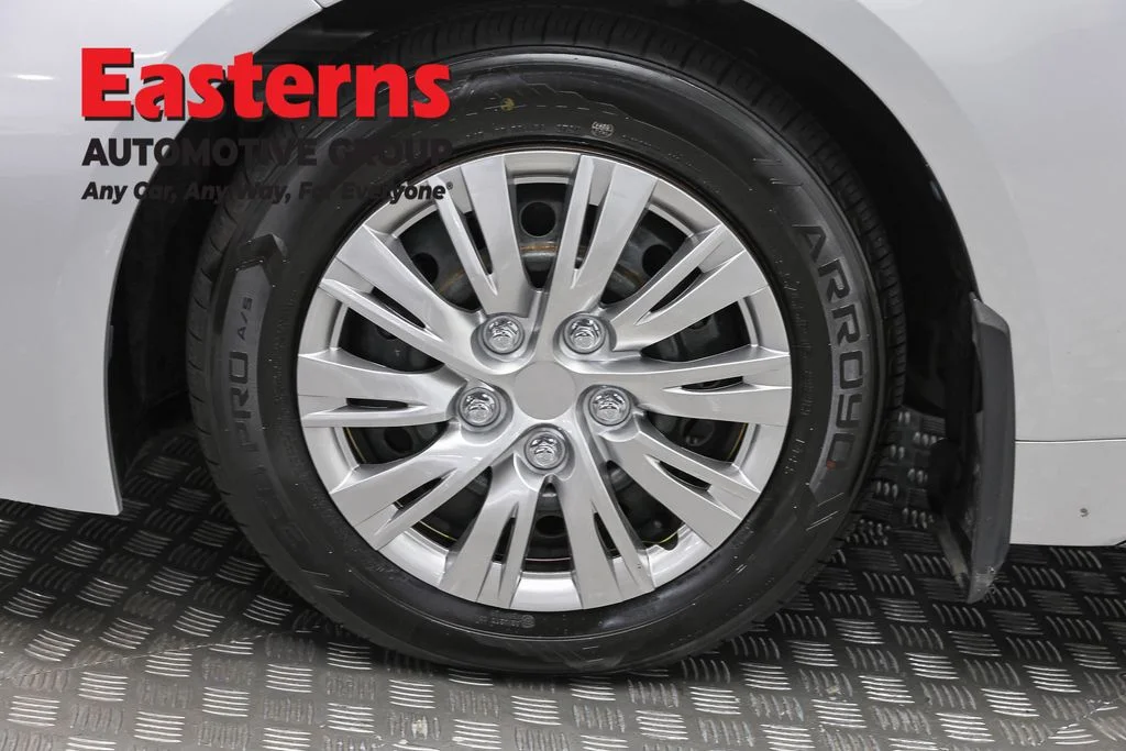 Used 2022 Silver Toyota SE image 30