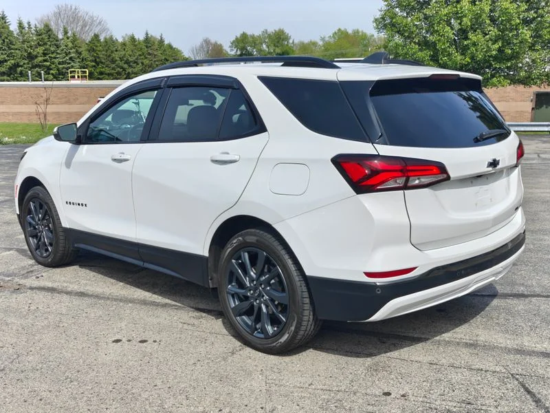 Used 2022 White Chevrolet RS image 10