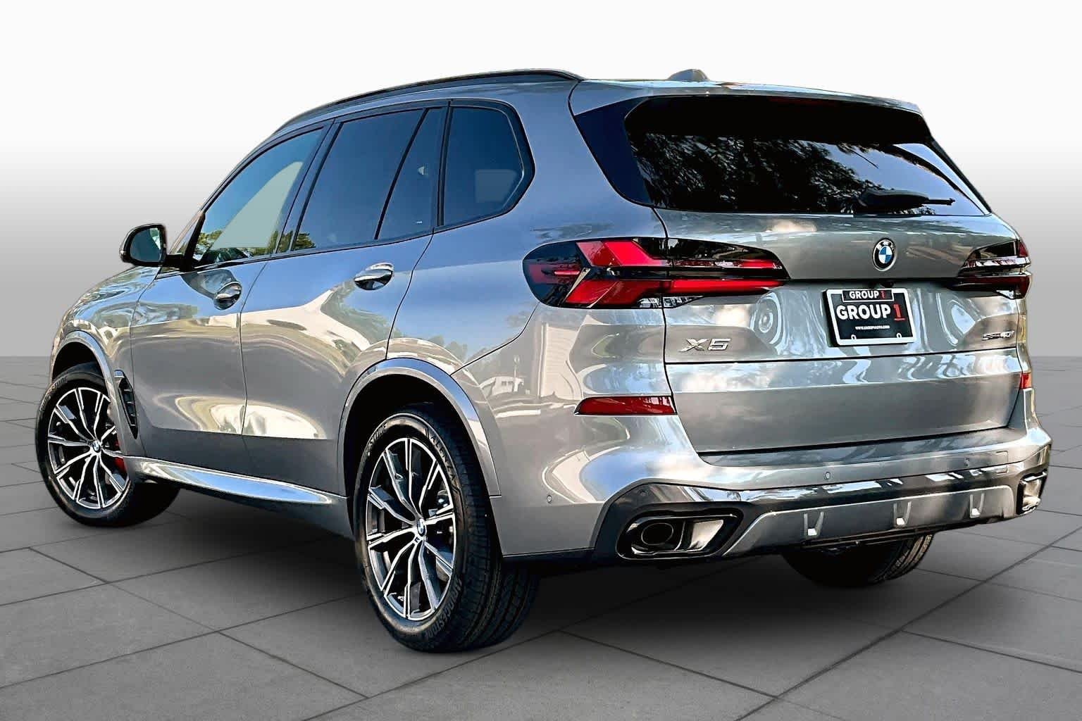 New 2026 Skyscraper Grey Metallic BMW sDrive40i image 12