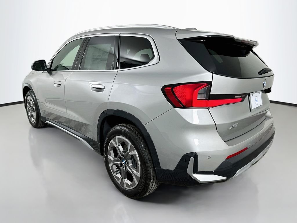 New 2027 Space Silver Metallic BMW xDrive28i image 7