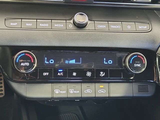 2025 Hyundai Elantra Blue - Photo 20