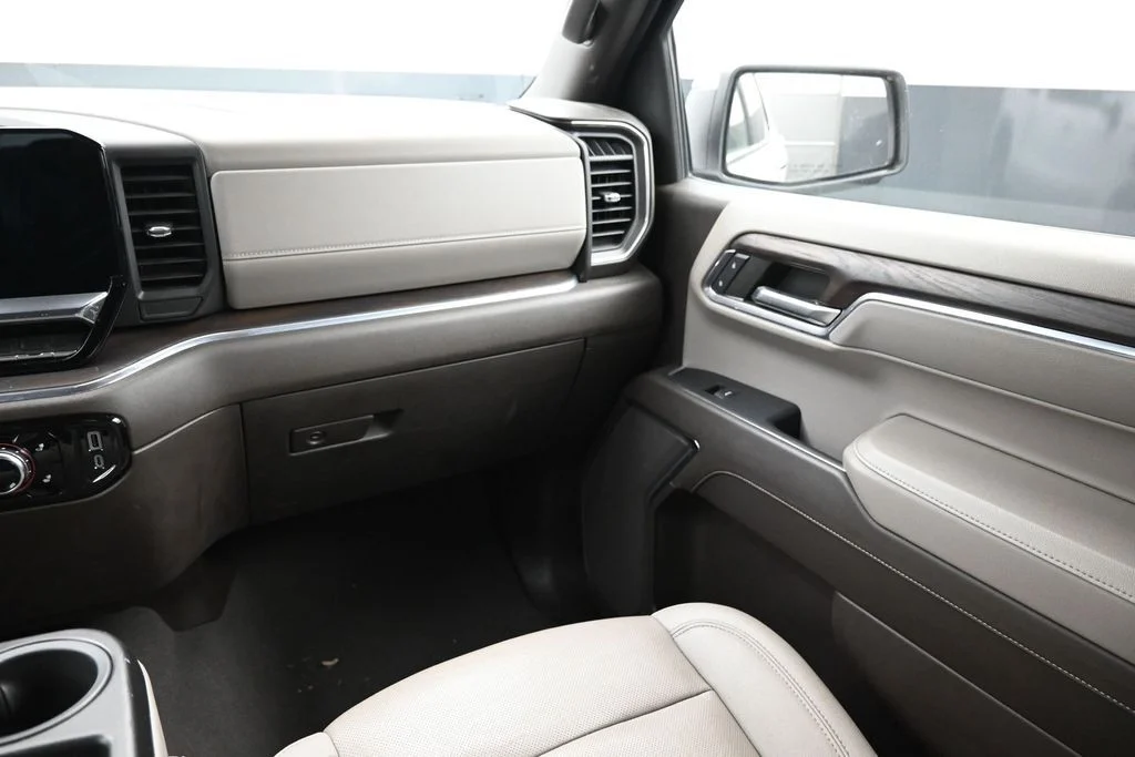 2024 GMC Sierra 1500 SLT - Photo 7