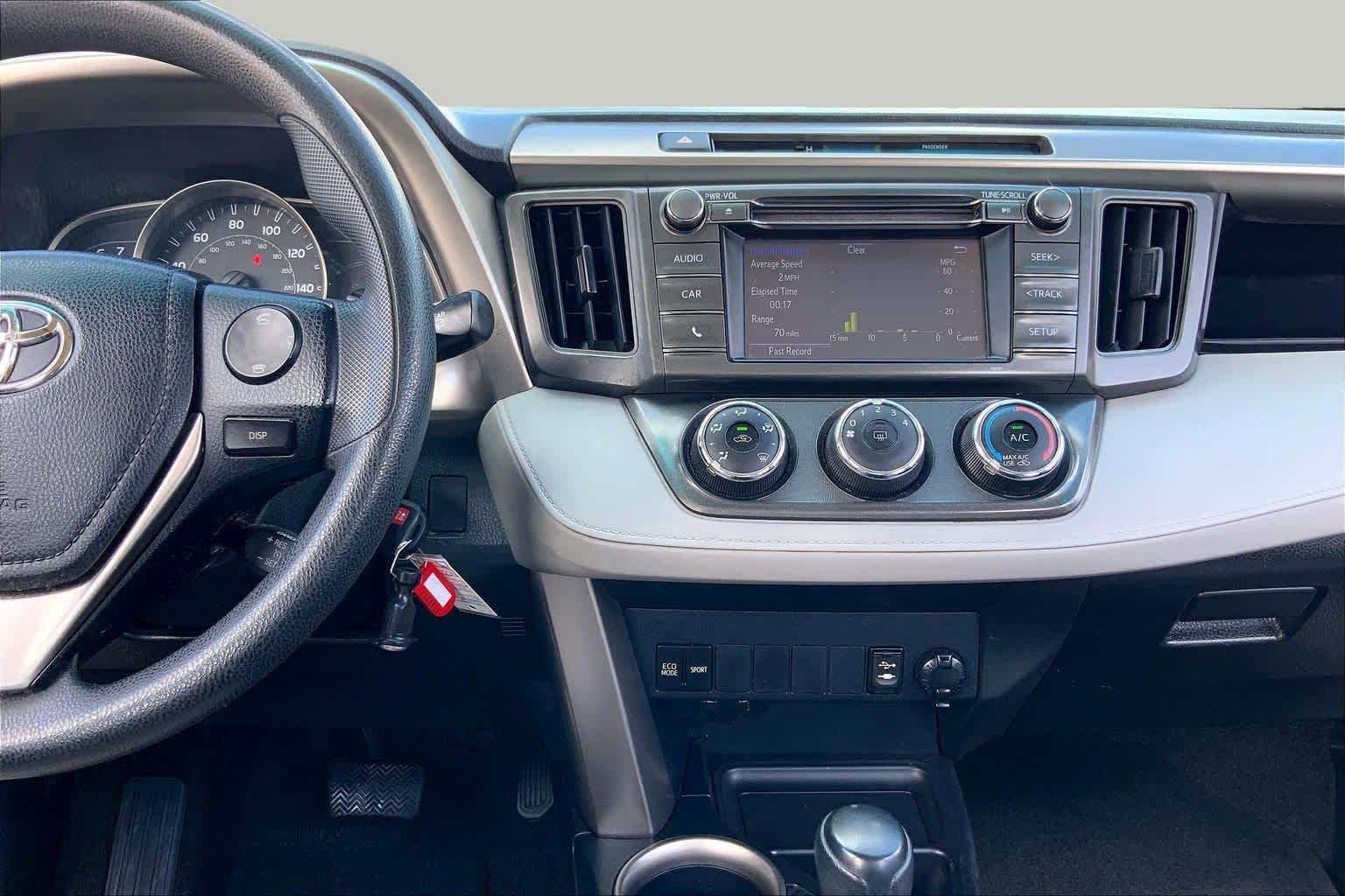 Used 2015 Classic Silver Metallic Toyota LE image 7