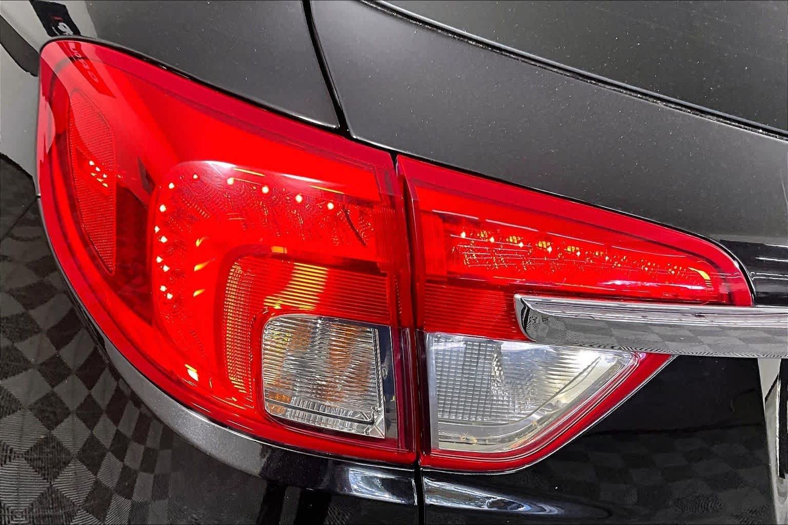 Used 2017 EBONY TWILIGHT METALLIC Buick Essence image 26