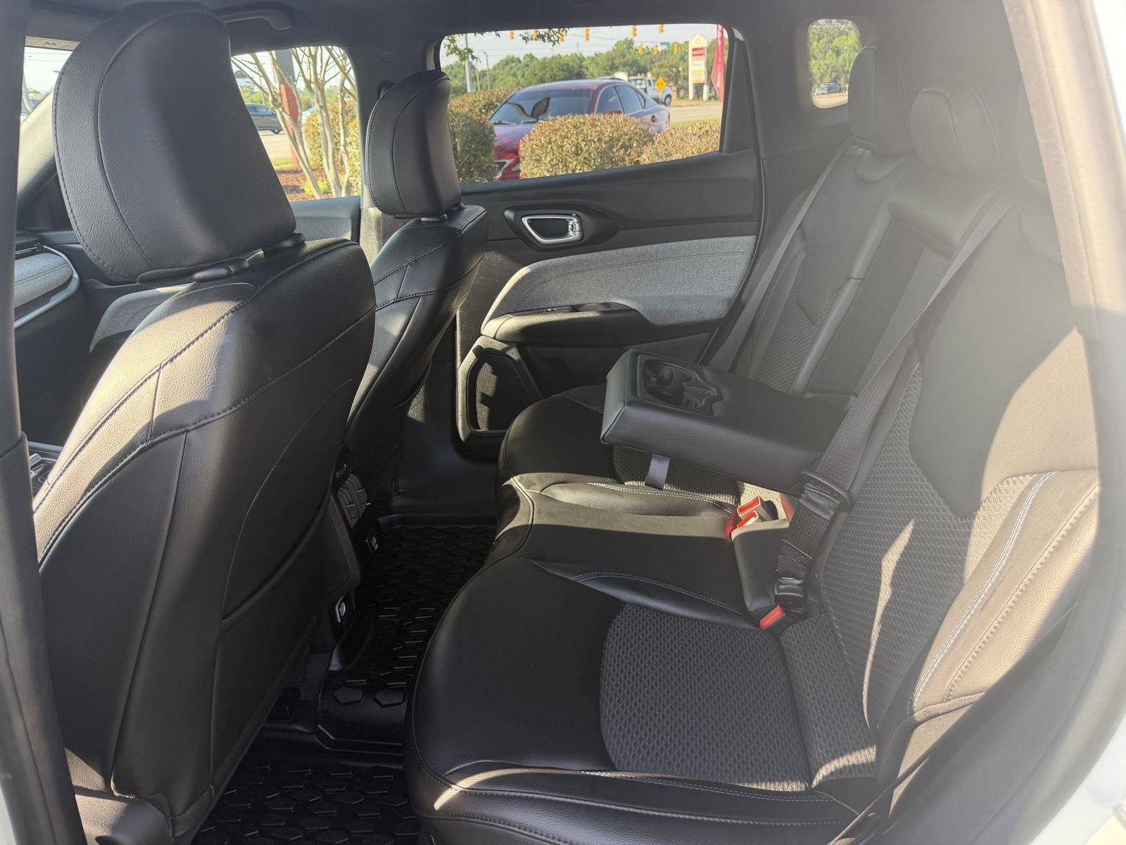 Used 2023 Bright White Clearcoat Jeep Latitude image 14