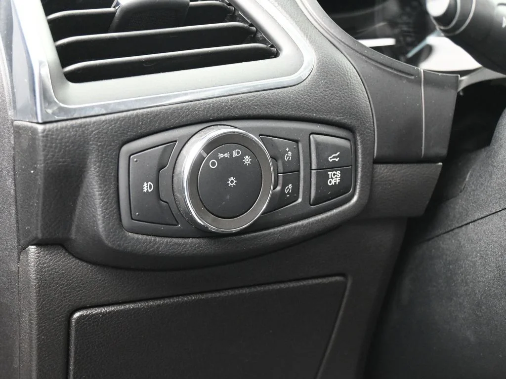 Used 2022 Gray Metallic Ford Titanium image 15