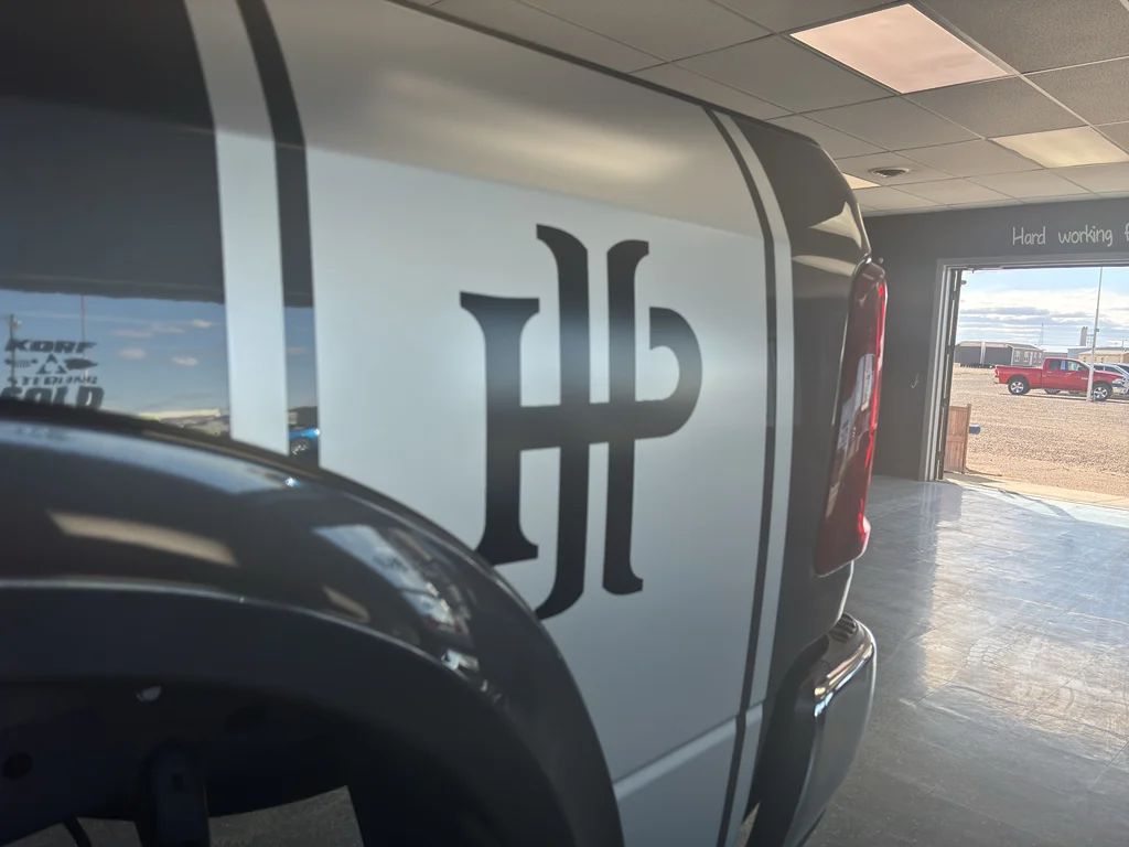 New 2025 Granite Crystal Metallic Clear-Coat Exterior Paint RAM Laramie High Plains Edition image 12