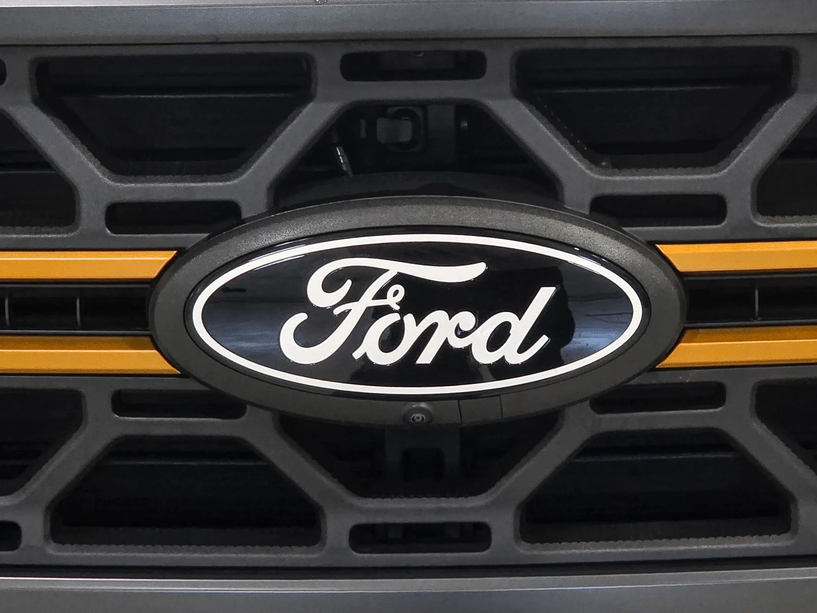 New 2025 Oxford White Ford Tremor® image 13