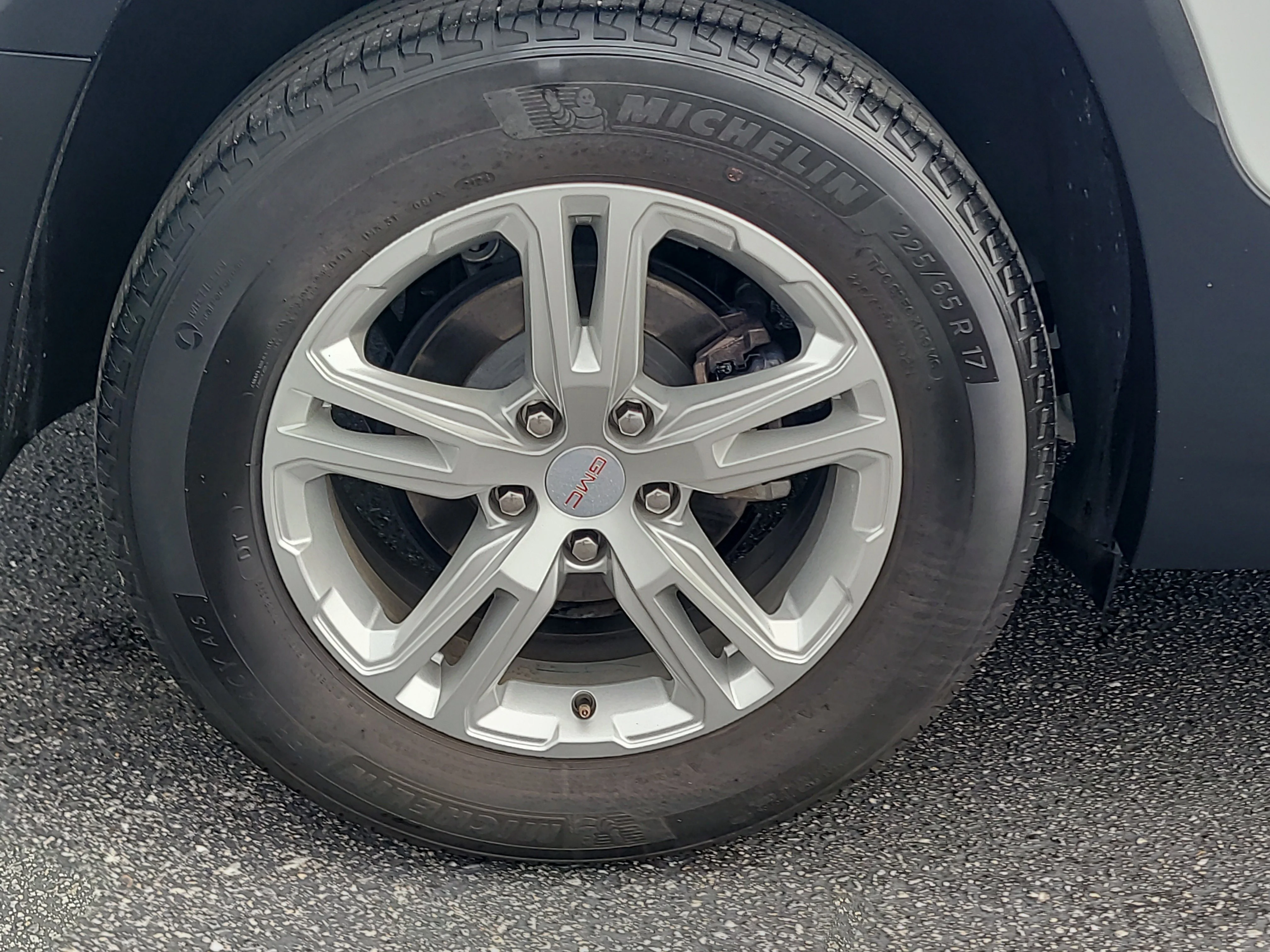 Used 2024 Summit White GMC SLE image 8