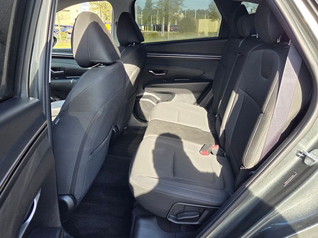 Used 2023 Gray Hyundai SE image 5