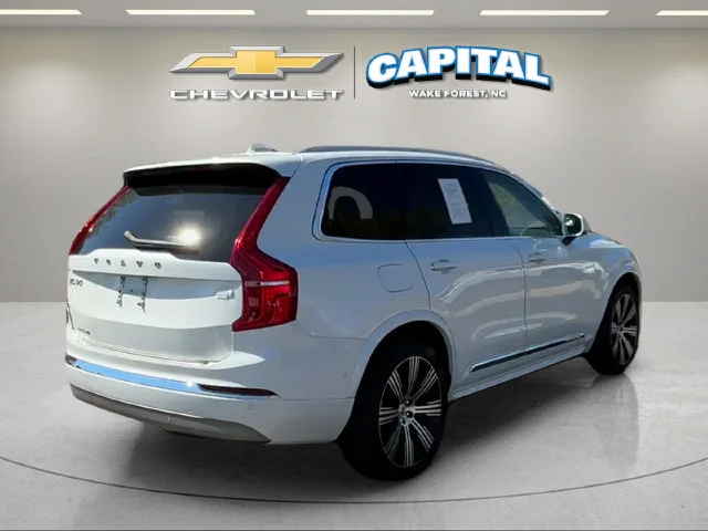 Used 2022 White Volvo T8 Inscription 7 Passenger image 5