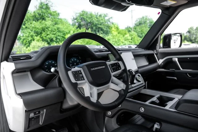 New 2026 White Land Rover S image 3