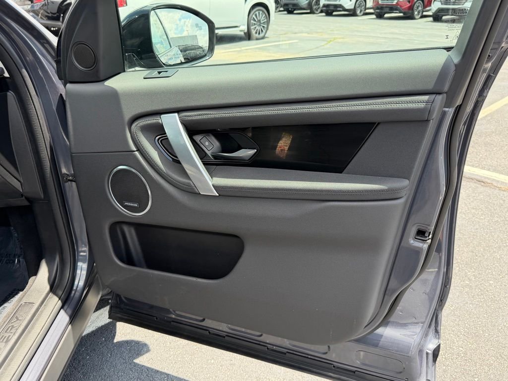 Used 2024 Gray Land Rover S image 25