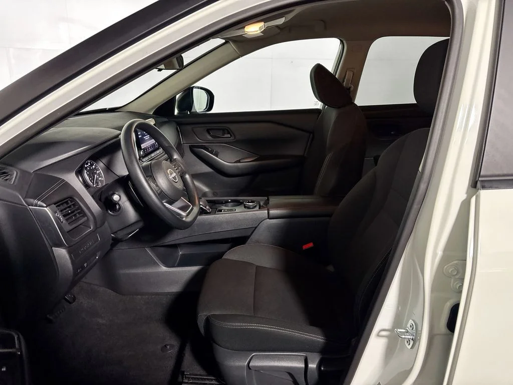 Used 2024 White Nissan S image 11