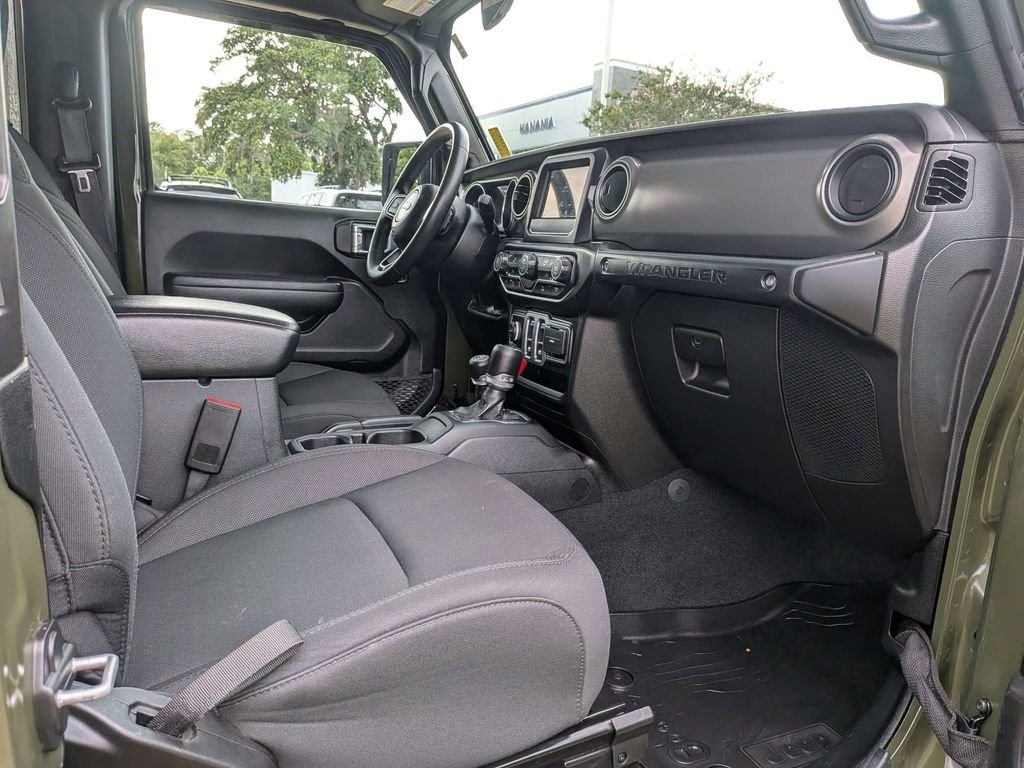Used 2022 Green Jeep Willys image 17