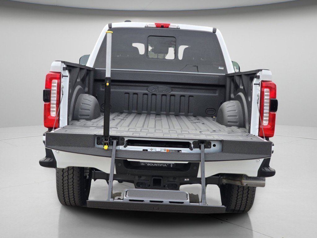 New 2026 Oxford White Ford LARIAT image 47