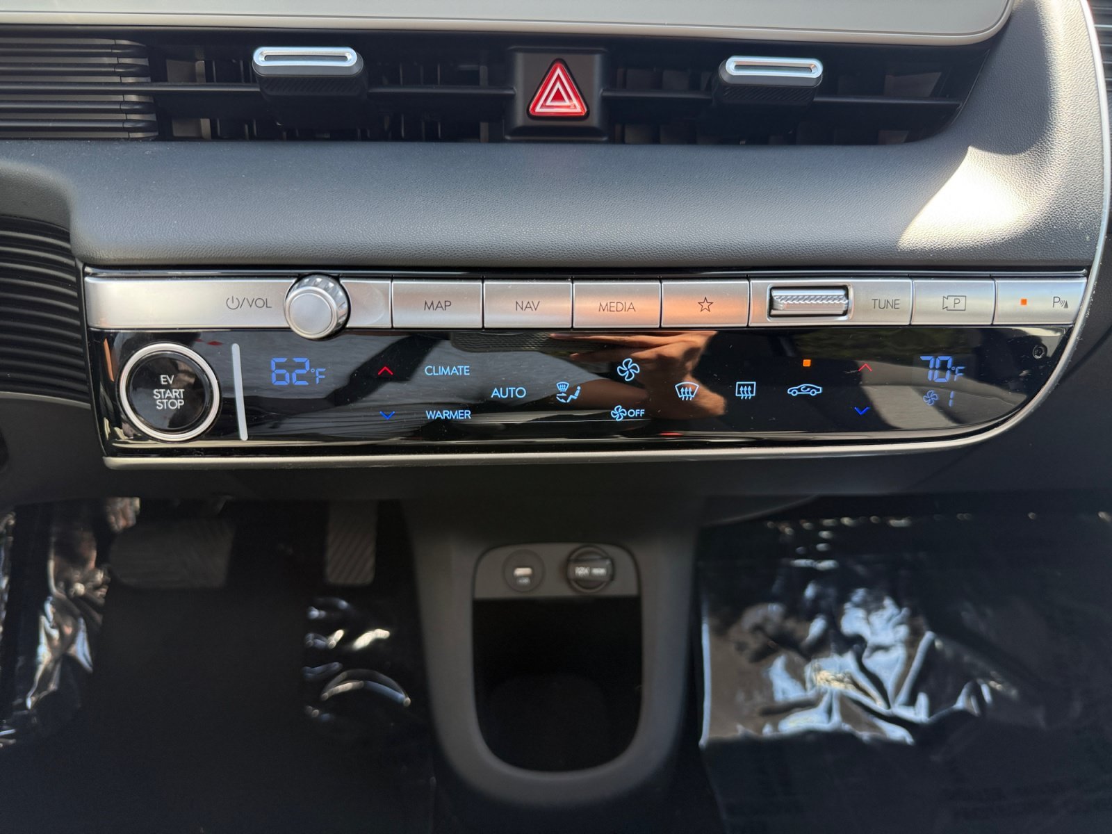 Used 2024 Cyber Gray Hyundai SEL image 13