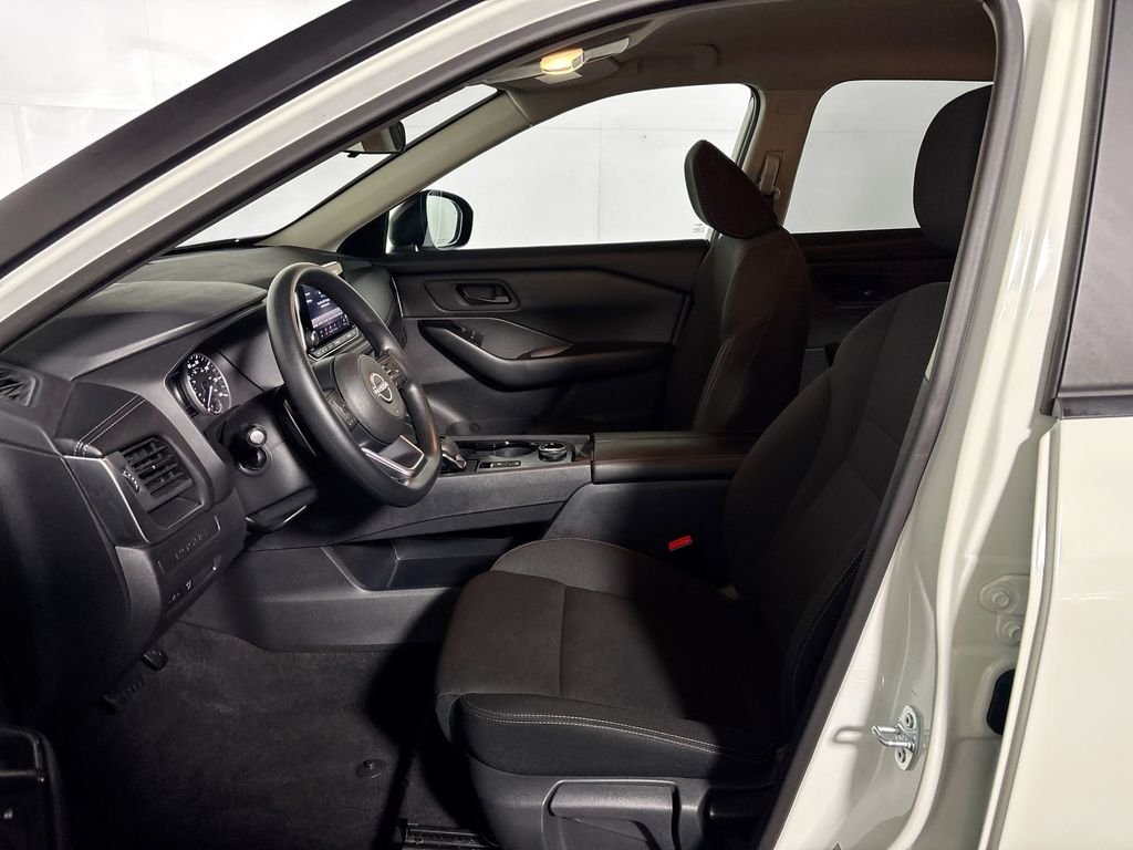 Used 2024 White Nissan S image 11
