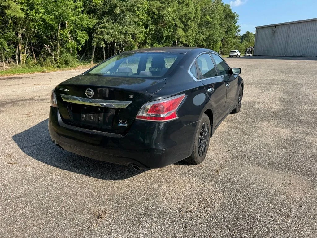 Used 2014 Black Nissan 2.5 S image 8