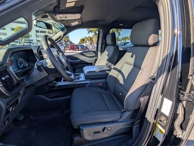 Used 2023 Black Metallic Ford XLT image 34
