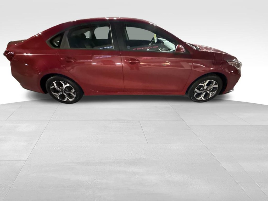 Used 2021 Red Kia LXS image 7